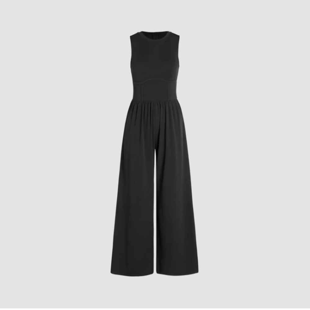 Black sleeveless jumpsuit with pockets